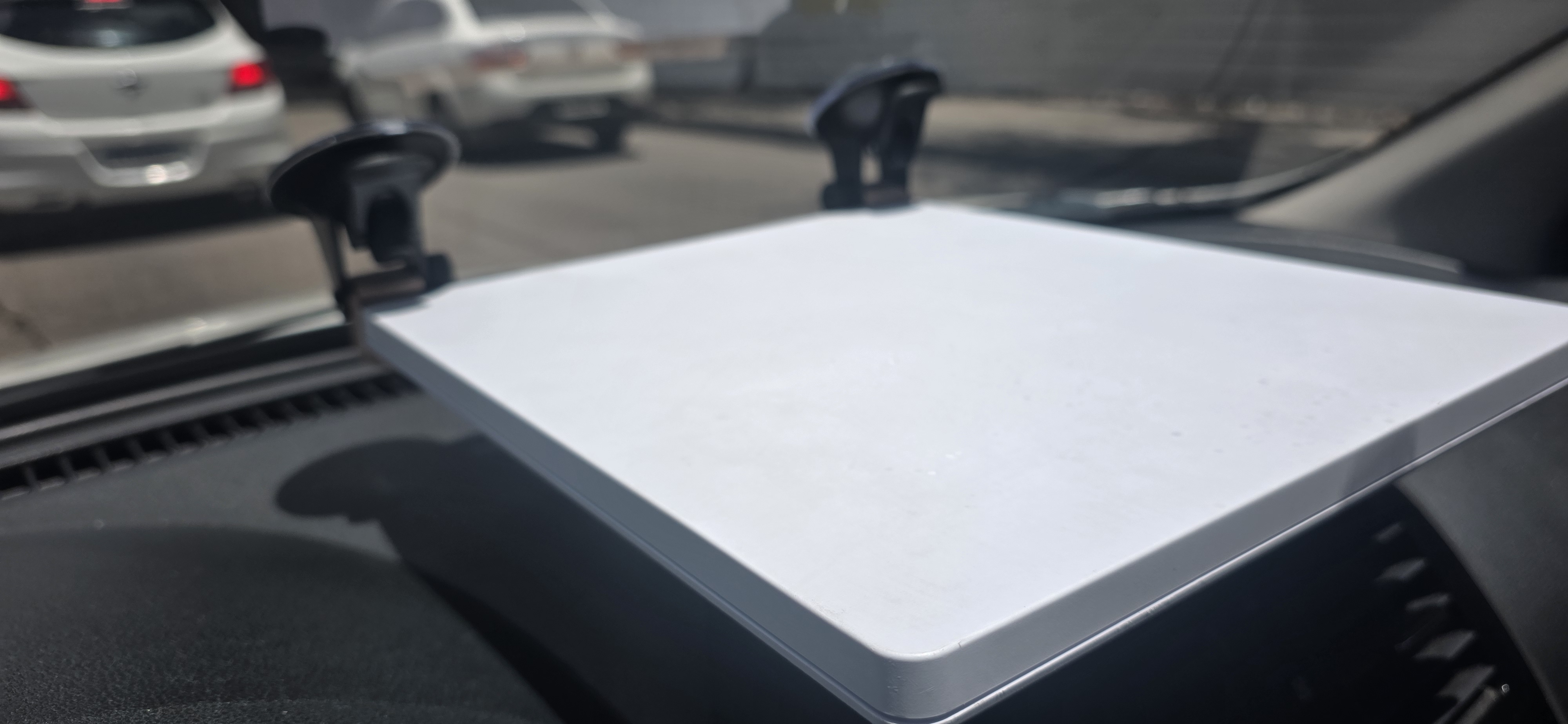 Suporte Automotivo Interno para StarLink Mini – Segurança e Performance - Miniatura 5